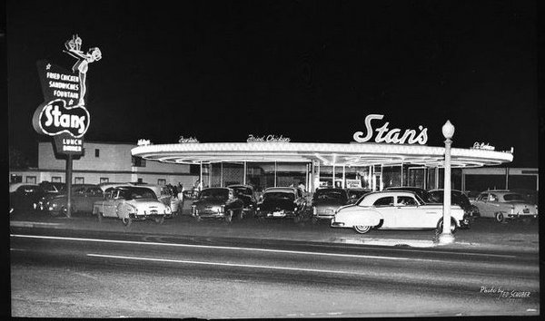 stans drive-in fresno b&w.jpg