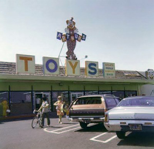 arthurs toys sign.jpg