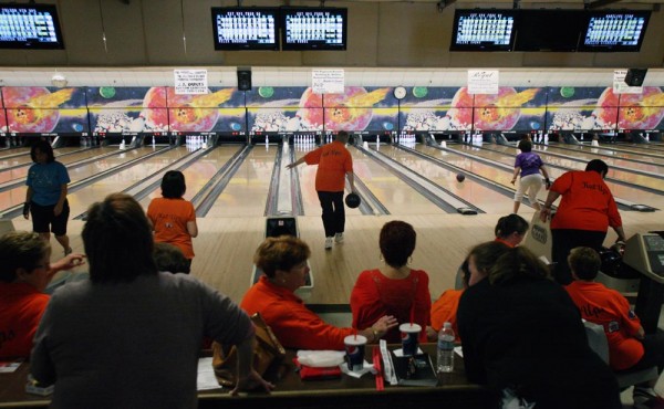 2012-06-03 Cedar Lanes closes-14-A.jpg